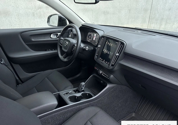 Volvo XC 40 cena 135000 przebieg: 61700, rok produkcji 2020 z Poznań małe 254